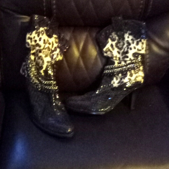 Bree Short Boots - Picture 1 of 1